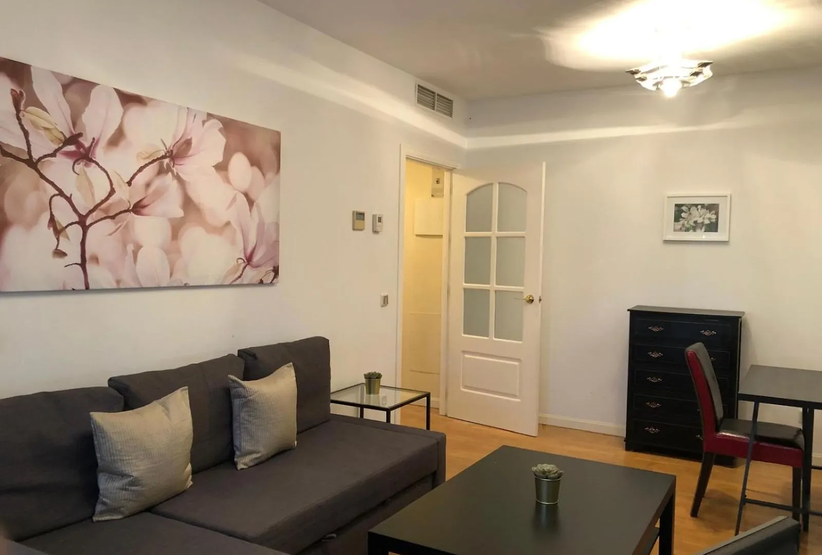 Vivienda De 1 Habitacion , Menina , Alcobendas contacts